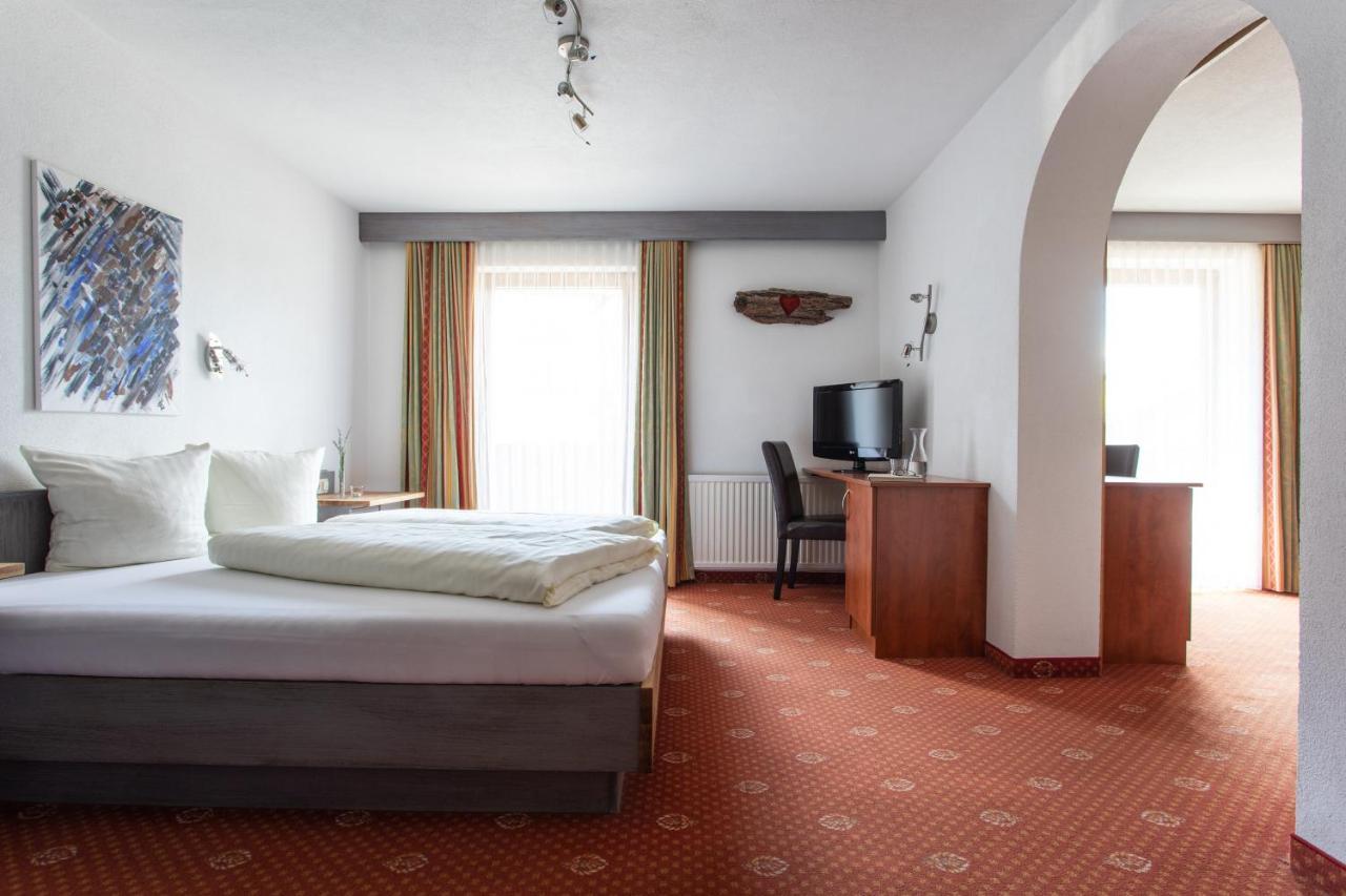Ferienhotel Bergland Arzl im Pitztal Eksteriør bilde